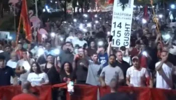 Mbyllet dita e 72 e protestës, qytetarët nisin marshimin në rrugë