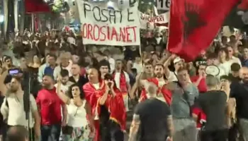 Mbyllet dita e 74 e protestës, nis marshimi në rrugë
