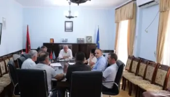 Mbytja e vogëlushes në rrjedhën e lumit Drin, prefekti mbledh Task-Forcën, kërkohet marrja e masave dhe njoftimi paraprak për hapjen e portave të digave!