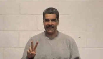 Me kostum sportiv dhe i buzëqeshur! Publikohen foto të reja nga izolimi i Maduros në SHBA, mesazhi: Një dhuratë e vogël dashurie…