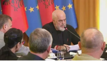 Me qeverinë dhe partinë në Pogradec, Rama me drejtuesit politikë, krerët e komisioneve dhe ministrat
