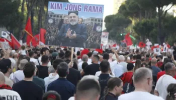 Mediat evropiane: Rinia shqiptare është ngritur kundër regjimit autokratik të kryeministri Rama