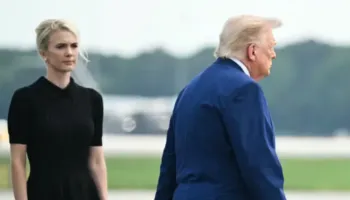 “Melania nuk i pëlqen këto gjëra”/ Aludimet për një lidhje jashtë martesore mes Trump dhe një ndihmëse, ndezin debat