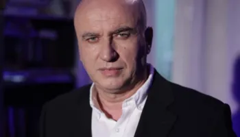 Mero Baze: Zelensky nuk është problemi, Kosova po humb peshën në Perëndim