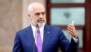 Mickoski në Pustec, pa himn shqiptar! Rama: Nuk ka mushkë Troje që na lëkund! Keqardhje për sponsorët e cirkut…