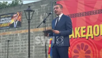 Mickoski në Pustec, përsëritet incidenti me himnin shqiptar