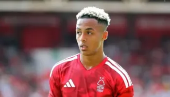 Milan gjen pasuesin e Leaos? Omari Hutchinson pranë transferimit te kuqezinjtë