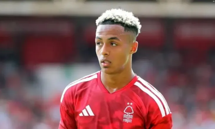 Milan gjen pasuesin e Leaos? Omari Hutchinson pranë transferimit te kuqezinjtë