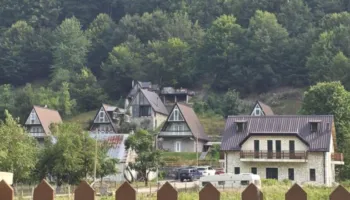 Ministri Hoxha: Alpet shqiptare, një thesar natyror që po tërheq gjithnjë e më shumë vizitorë