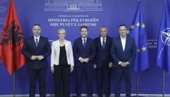 Ministri Hoxha takim me shqiptarët e Luginës së Preshevës, ja çfarë u diskutua në Tiranë