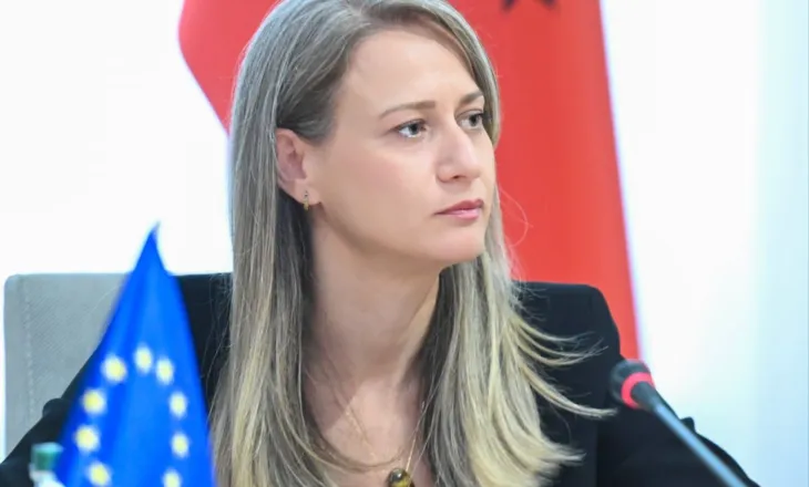 Ministrja e Shtetit për Marrëdhëniet me Parlamentin, Erjona Ismaili jep dorëheqjen nga bashkëdrejtimi i PS në Vlorë