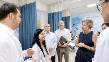 Ministrja Sala në qendrën e kimioterapisë së spitalit të Vlorës: Një hap më pranë pacientit në kujdesin onkologjik!