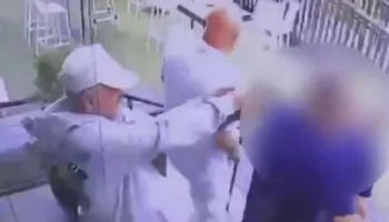 Momenti i ekzekutimit, vritet në mes të ditës kreu i mafias, autori qëllon me gjakftohtësi dhe largohet (VIDEO)