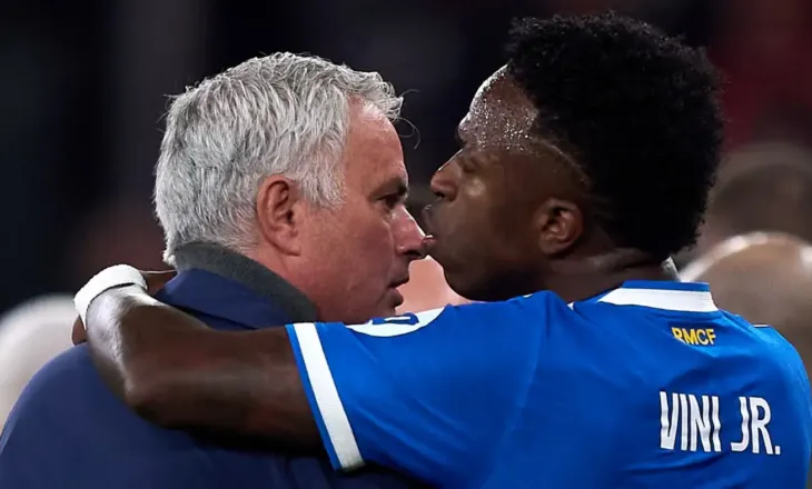 Mourinho zbulon bisedën me Vinicius dhe si e bindi të rinovojë: Mos u largo, ti njeh vetëm Real Madrid