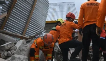 Mrekulli! 84-vjeçarja gjendet e gjallë nën rrënojat e tërmetit pas tri ditësh