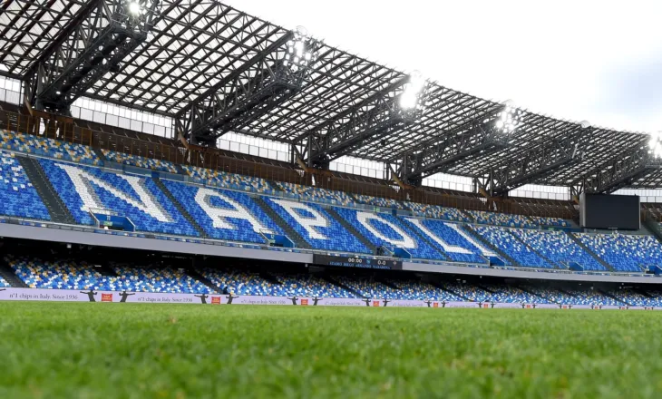 Napoli hedh sytë nga Premier League, kërkon sulmuesit që janë të tepërt në skuadrat e tyre