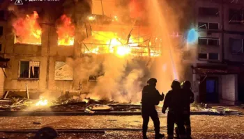 Natë zjarri/ Rusia godet qytetet e Ukrainës, Zelensky: Nuk tërhiqemi nga Donbasi