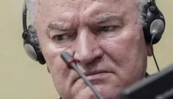 Ndërroi jetë në qelitë e Hagës – Serbia planifikon nderime shtetërore për varrimin e ‘Kasapit të Bosnjës’, Ratko Mlladiç