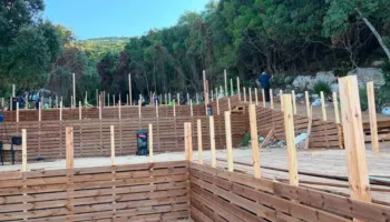 Ndërtim pa leje në Karaburun, IKMT dhe Policia shembin strukturën
