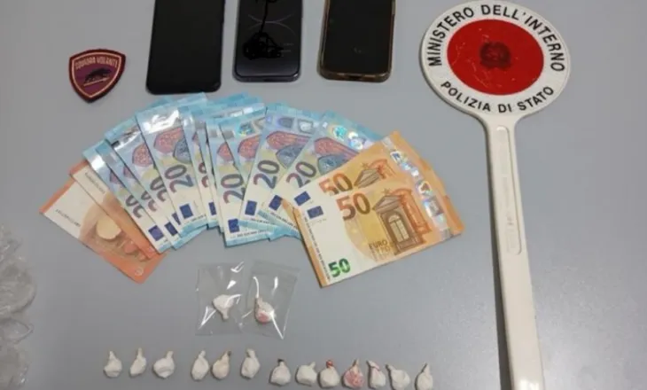 Ndjekje si në filma/ Arrestohet çifti shqiptar, hodhën drogën nga dritarja e makinës kur panë policinë