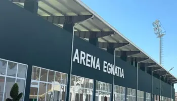 Ndryshon axhenda e Superiores, Partizani pret Laçin në Rrogozhinë
