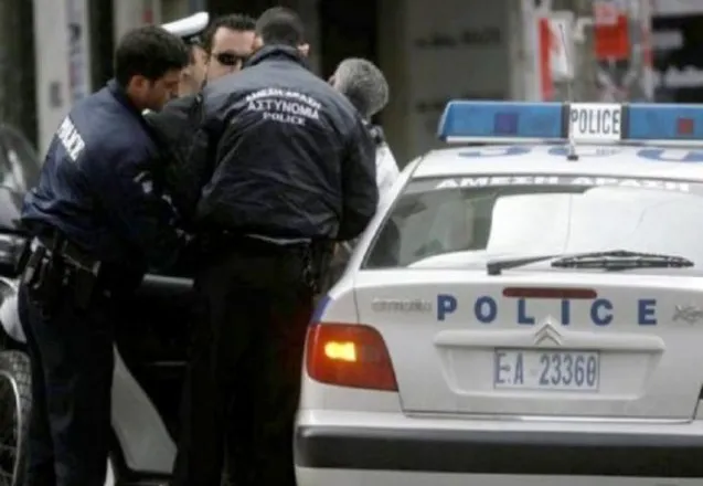 Në arrati dhe i dënuar për mashtrim, shqiptari kapet pas 12 vitesh i fshehur në Greqi, pritet të ekstradohet!