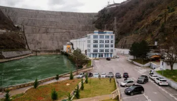 “Në gjurmët e dritës”: Telereportazhi i Tom Therçajt shfaqet për publikun