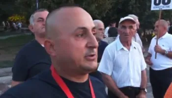 “Në shtator, do të ketë përshkallëzim” – Protestuesi: Do ta shpëtojmë atdheun nga plehrat! Vetëm vjedhin dhe bëjnë propagandë
