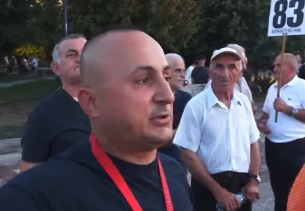 “Në shtator, do të ketë përshkallëzim” – Protestuesi: Do ta shpëtojmë atdheun nga plehrat! Vetëm vjedhin dhe bëjnë propagandë