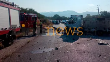 Nënë e bir nga Shqipëria humbën jetën, shihni si ndodh aksidenti tragjik në Greqi (VIDEO)