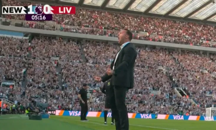 Newcastle zë në befasi Liverpool-in që në minutat e para dhe shkon në avantazh në dhomat e zhveshjes (video)