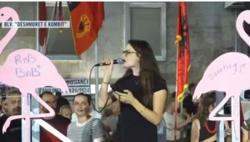 Nga dorëheqja e panegociueshme e Ramës, te qeveria teknike/ Protestuesit para Kryeministrisë ripërsërisin kërkesat kryesore