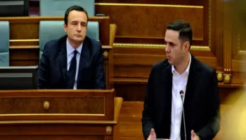 Nga ‘lider fisesh’ në ‘mik’/ Kurti perkedhel Abdixhikun, qesh Osmani…