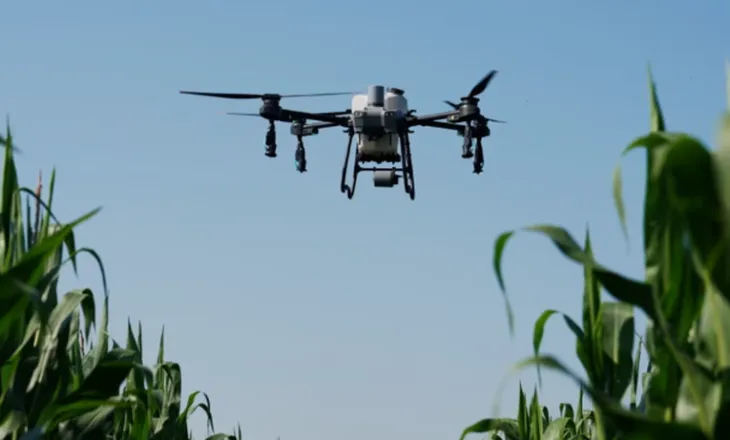 Nga mjetet e luftës te fushat, BE shqyrton përdorimin e dronëve për pesticidet