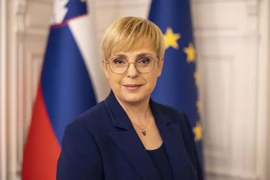 Nga një aksident te skandali i spiunazhit, presidentja sllovene përballet me akuza të rënda