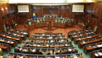 “Ngërçi” politik! Kuvendi i Kosovës në seancë konstituive: Formohet komisioni për verifikimin e mandateve