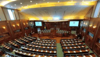“Ngërçi” politik! Kuvendi i Kosovës nis seancën konstituiv