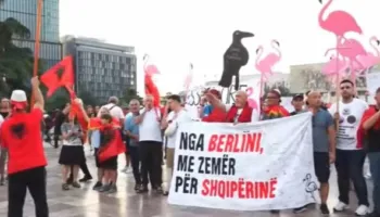 Nis protesta e 77-të/ Diaspora sërish në Tiranë, qytetarët organizohen në sheshin “Skënderbej”