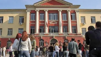 Nis regjistrimi në Universitete, 7 faza në raundin e parë, 25% e maturantëve u paraqitën që në ditën e parë!