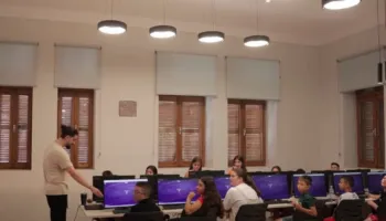 “Një hapësirë moderne për leximin”, Rama ndan pamjet nga biblioteka e fëmijëve në Korçë