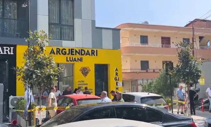 Një herë si klient, pastaj si grabitës? Çfarë dihet për vjedhjen e argjendarisë në Kamëz