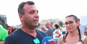 “Njerëzit nuk mund të ecin më kështu”/ Shqiptarët në ditën e 72-të të tubimit, qytetari në revoltë: Kundër diktaturës