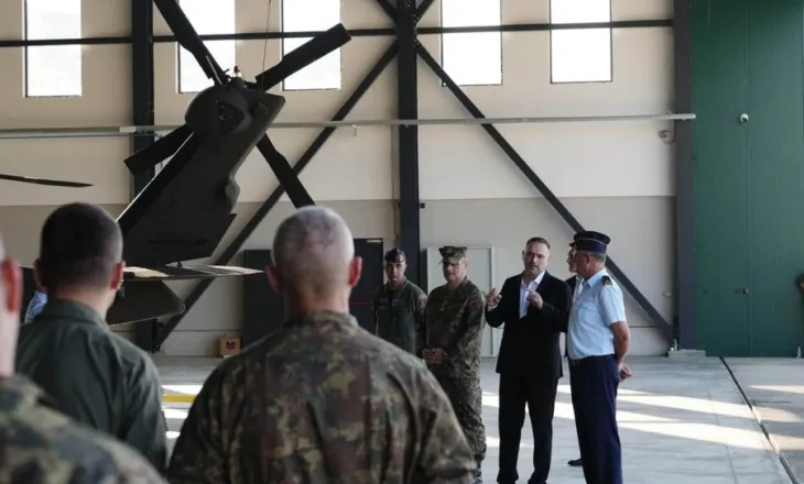 Nufi viziton Bazën Ajrore të Farkës: Mirënjohje për pilotët që po luftojnë zjarret