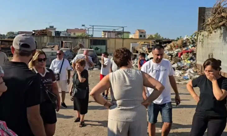 “Nuk hapim dot dritaret” , plehrat e Durrësit grumbullohen në Lagjen 15, banorët ngrihen në protestë