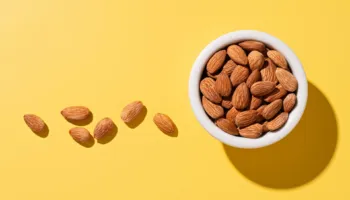 Numri i bajameve që duhet të hani çdo ditë për të përmirësuar shëndetin e zorrëve