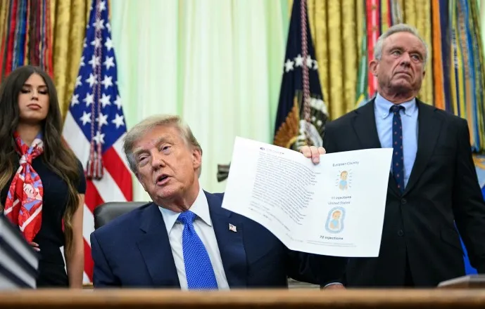OBSH kritikon Trumpin për reduktimin e vaksinave të fëmijërisë: Rekomandimet bazohen në 60 vjet kërkime shkencore!