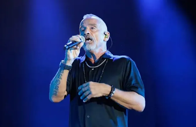 Operohet këngëtari Eros Ramazzotti, anulon të gjitha koncertet, ja kur do i kthehet skenës!