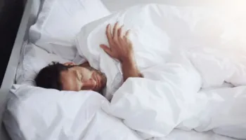 Ora më e mirë për të shkuar në shtrat nëse doni më shumë energji