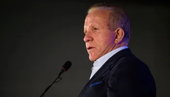 Pacolli publikon mesazhin e koduar: Ai që i hape zemrën, të kthen shpinën
