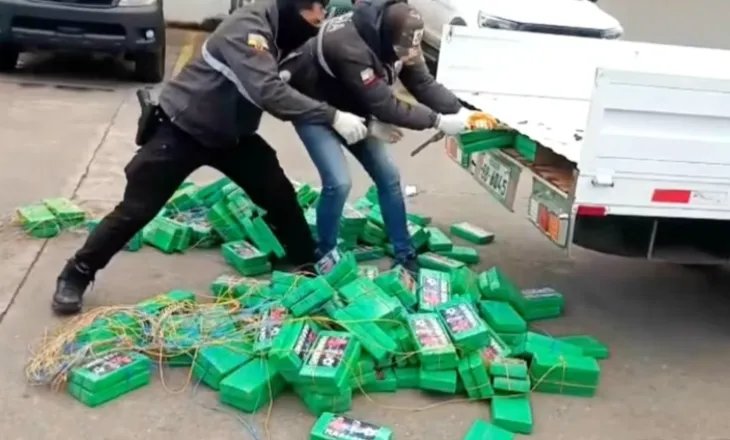 Pakot e kokainës me fytyrën e Haaland, policia në Ekuador sekuestron 469 kg drogë